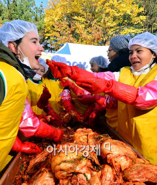 [포토]'김치 맛보기'
