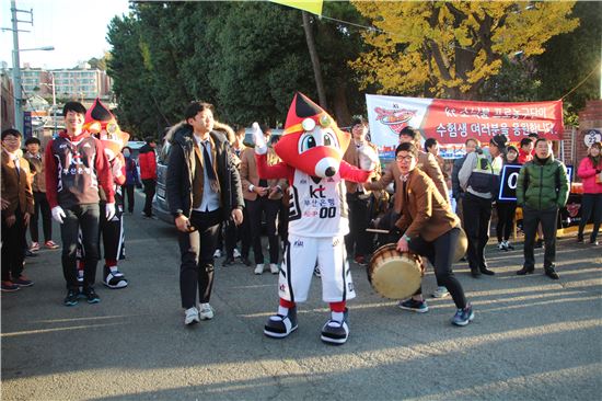 [포토]부산 KT '응원의 열기를 하나로 모아'