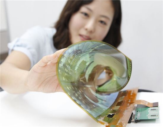 LGD 18인치 플렉시블 OLED, ‘올해의 혁신 대상’ 선정