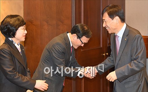 [포토]시중은행장 만나는 이주열 총재