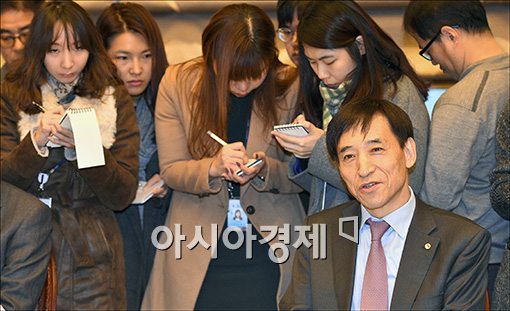 [포토]발언하는 이주열 한국은행 총재