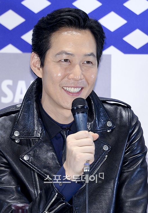 이정재 측 각종 '설'에 입 열었다 "김민희 소개·필리핀 여행·라테라스 전부…"