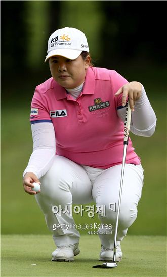 박인비, 13위서 "루이스 추격전"