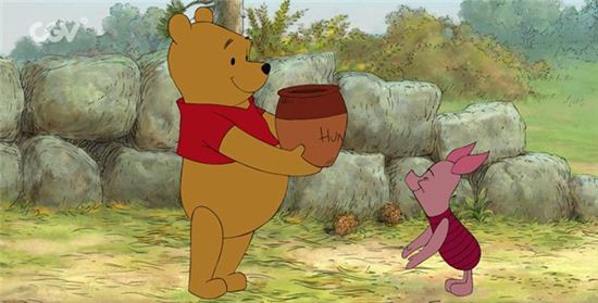 곰돌이 푸, 性정체성 의심? 폴란드 국회의원 주장 논란…"반나체 부적절 영향" 