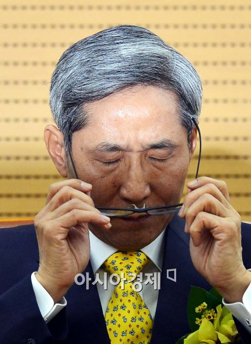 [포토]윤종규 KB회장 취임, 'KB 앞날은?'