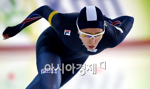 이상화, 빙속 월드컵 500m 3연속 金…라이벌 장훙 4위