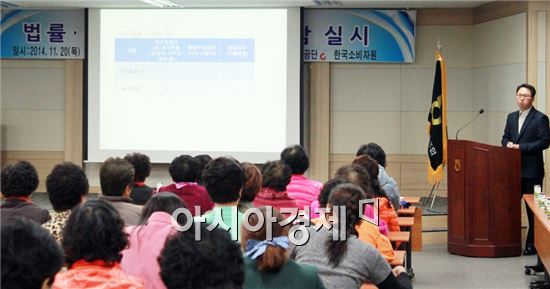 곡성 옥과농협은  찾아가는 농협이동상담실을  운영해 주민들로부 큰 호응을 얻었다.