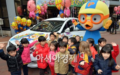 뽀로로 "서울택시와 손잡고 '타요 버스'에 뺏긴 인기 되찾겠다"