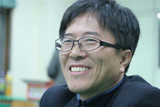 한국판 '죽은 시인의 사회'…잠자던 아이들을 깨우다