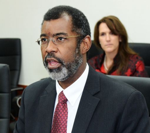 맥우드  OECD 원자력기구 사무총장 "핵폐기물 처리문제 국민참여 바람직"