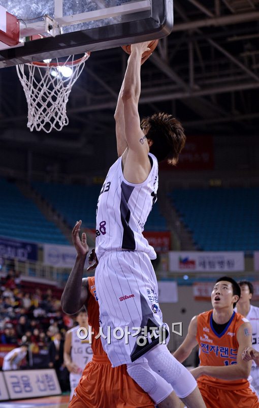 [포토]김종규, '시원하게 꽂아버린 슬램덩크!'