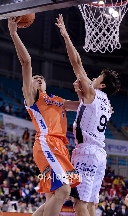 [포토]정효근, '내 눈에는 림만 보여'