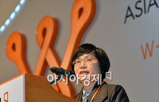 [포토]권선주 행장이 말하는 여성리더쉽이란?