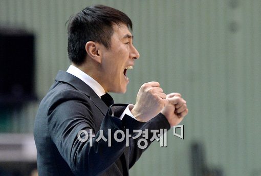 [포토]이상민 감독, '9연패 탈출 환호'