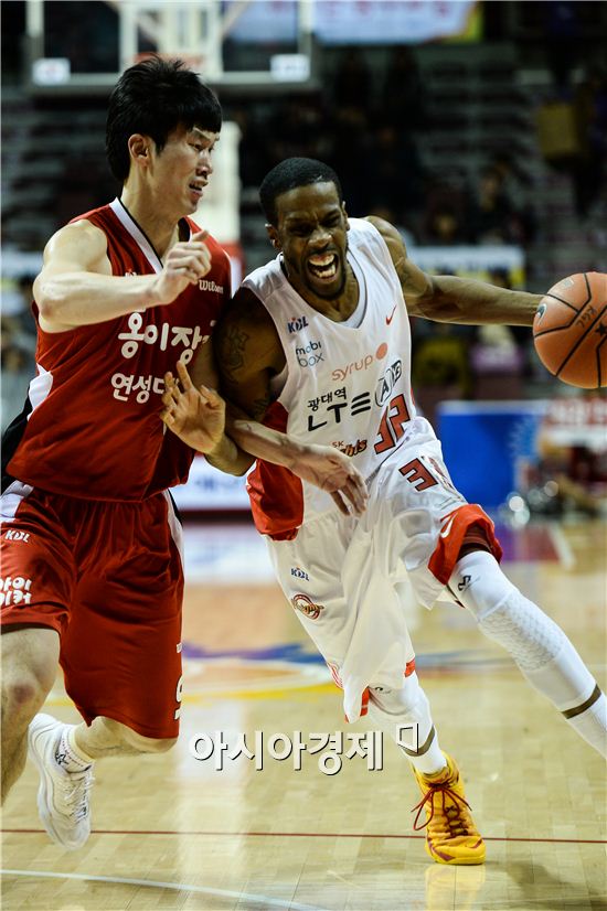 SK, KGC 잡고 8연승…삼성 연패 탈출(종합)