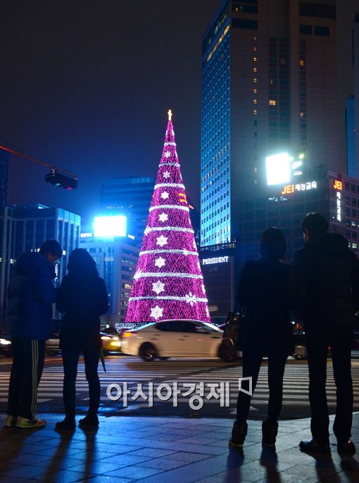 [포토]서울광장 '사랑의 빛' 