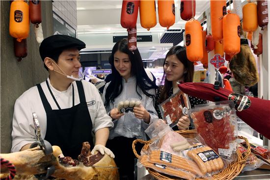 [포토]현대百, 업계 최초로 '존쿡 델리미트' 선보여