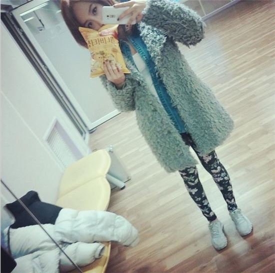 니콜, '허니버터칩 인증' 대열 합류 "콜링 만세, 허니버터칩"