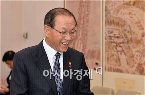 [포토]국회 교문위 출석한 황우여 장관