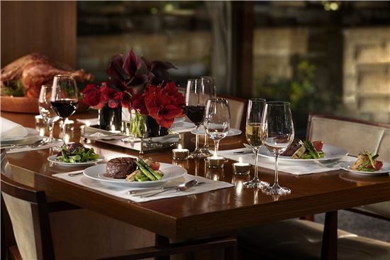 미리 크리스맛스…송년회시즌 색다른 호텔 뷔페