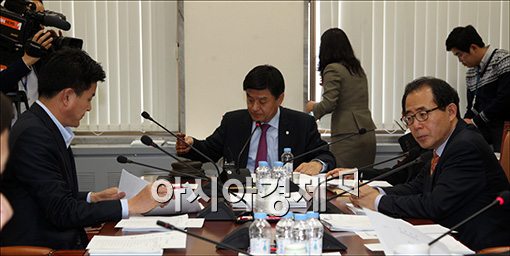 [포토]북한인권법안 심사하는 외통위