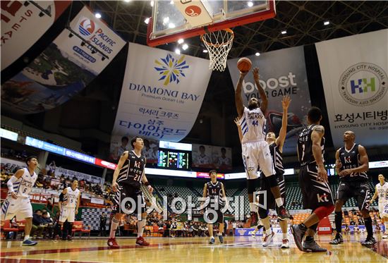 '조성민 컴백' KT, 접전 끝에 삼성 제압…KGC 2연승