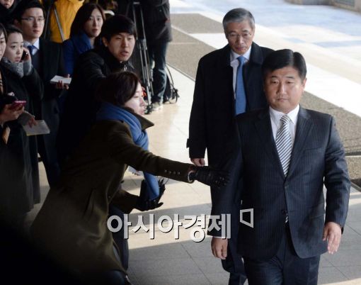 [포토]'정윤회 문건' 작성한 박관천 경정 검찰 출석