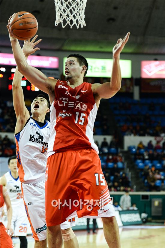 SK, 전자랜드 잡고 홈 8연승…동부 2연승