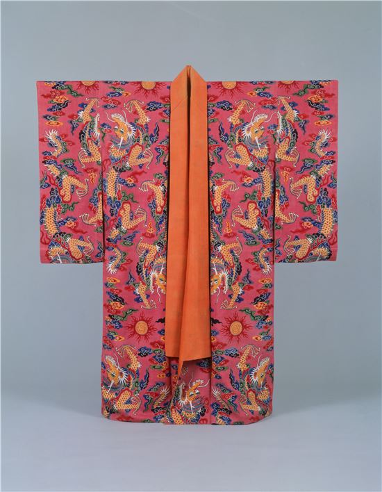 왕자용 용보주문 빙가타 겹옷, 18~19세기, 일본 국보

