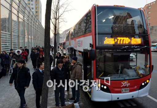 [포토]시범운행하는 2층 버스