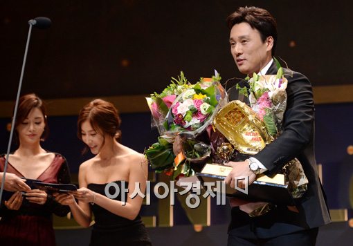 [포토]이승엽, '난 골든글러브 수집가!'