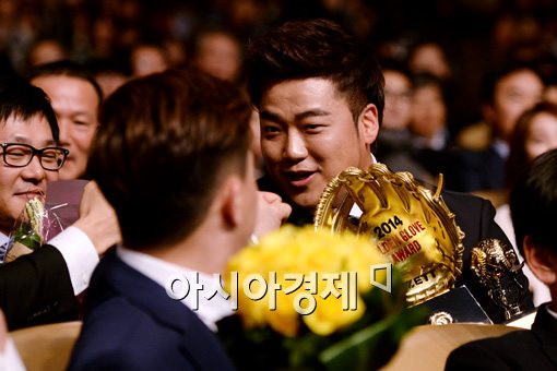 [포토]박석민, '첫 골든글러브 수상했어요'
