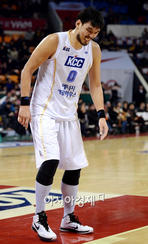 [포토]하승진, '너무 아프다'