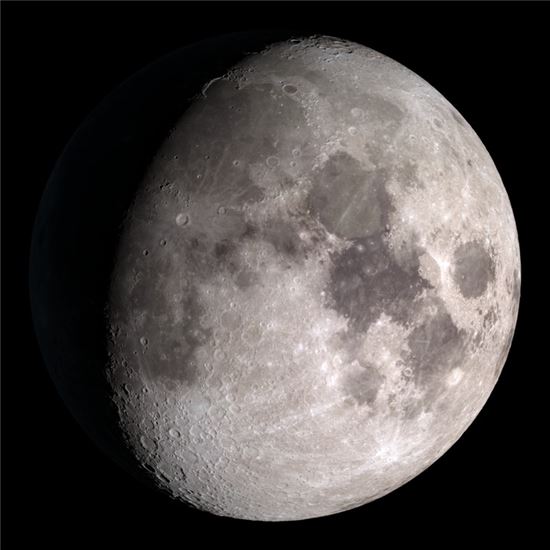2015년 1월1일 뜨는 달(MOON)…소원을 빌어볼까