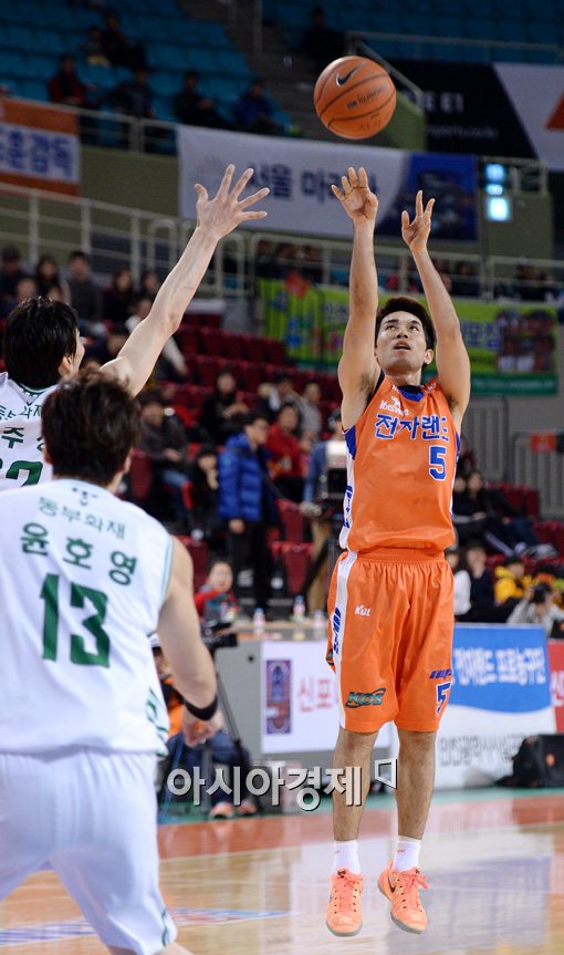 [포토]정병국, '3점슛 간다'