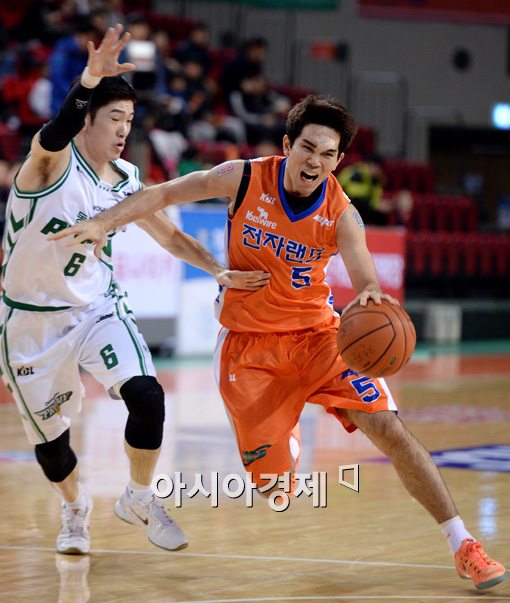 [포토]정병국, '내가 뚫어낸다'