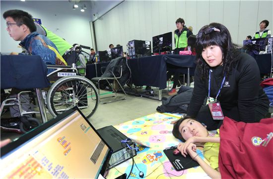 LGU+, 글로벌 IT챌린지 개말…장애인 정보격차 해소 역점