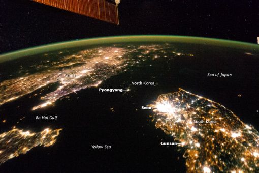 미항공우주국이 촬영한 야간의 북한.