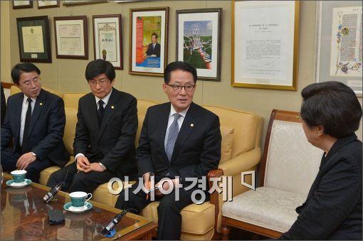 '방북 불허' 박지원 "대화마저 막는 정부 처사 심히 유감"