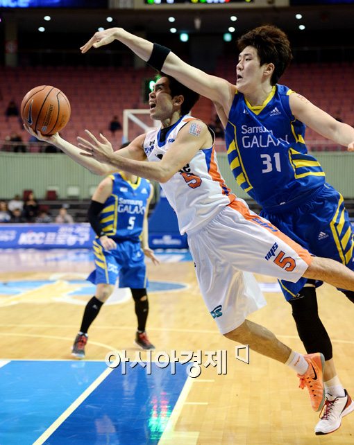 [포토]정병국, '내 눈엔 림만 보여'