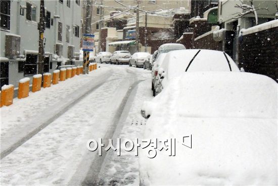 [포토]폭설로 멈춰선 차량들