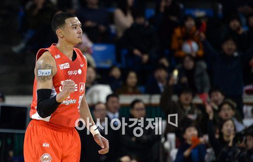 [포토]주먹 불끈하는 SK 박승리