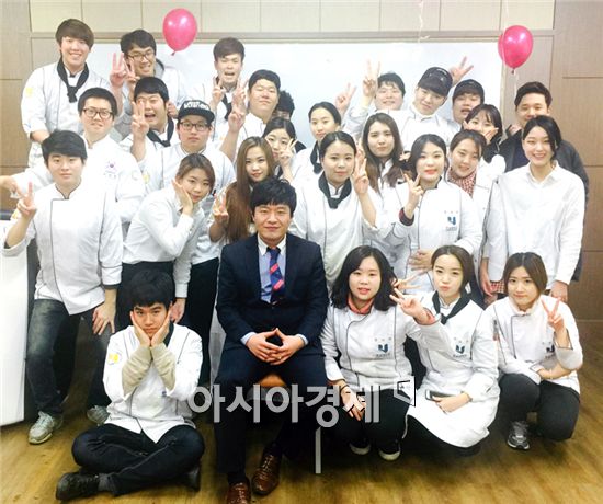 호남대학교 조리과학과 동아리 C&S는 최근 광산캠퍼스 현명관에서 ‘C&S Thanks day 2014’ 행사를 개최했다.