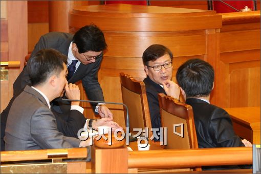 [포토]분위기 좋은 정부측 대리인단