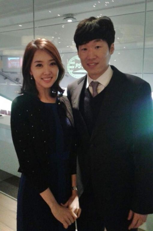박지성(오른쪽)-김민지 부부