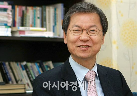 천정배 전 장관, 잇딴 초청강연으로 정치보폭 확대