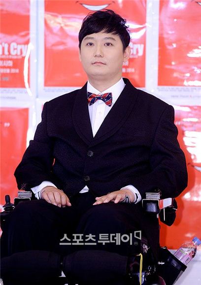 김혁건, 전신마비 이겨낸 신곡 '넌 할 수 있어'