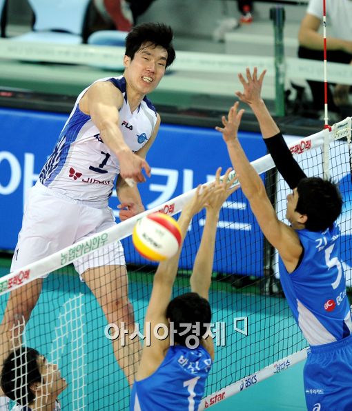 [포토]신영수, '거침없이 내리꽂는 강스파이크'