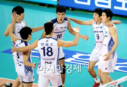 [포토]환호하는 대한항공, '짜릿한 블로킹 득점이야'