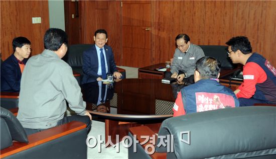 윤장현 광주시장, 금호타이어 찾아 노사 중재 나서